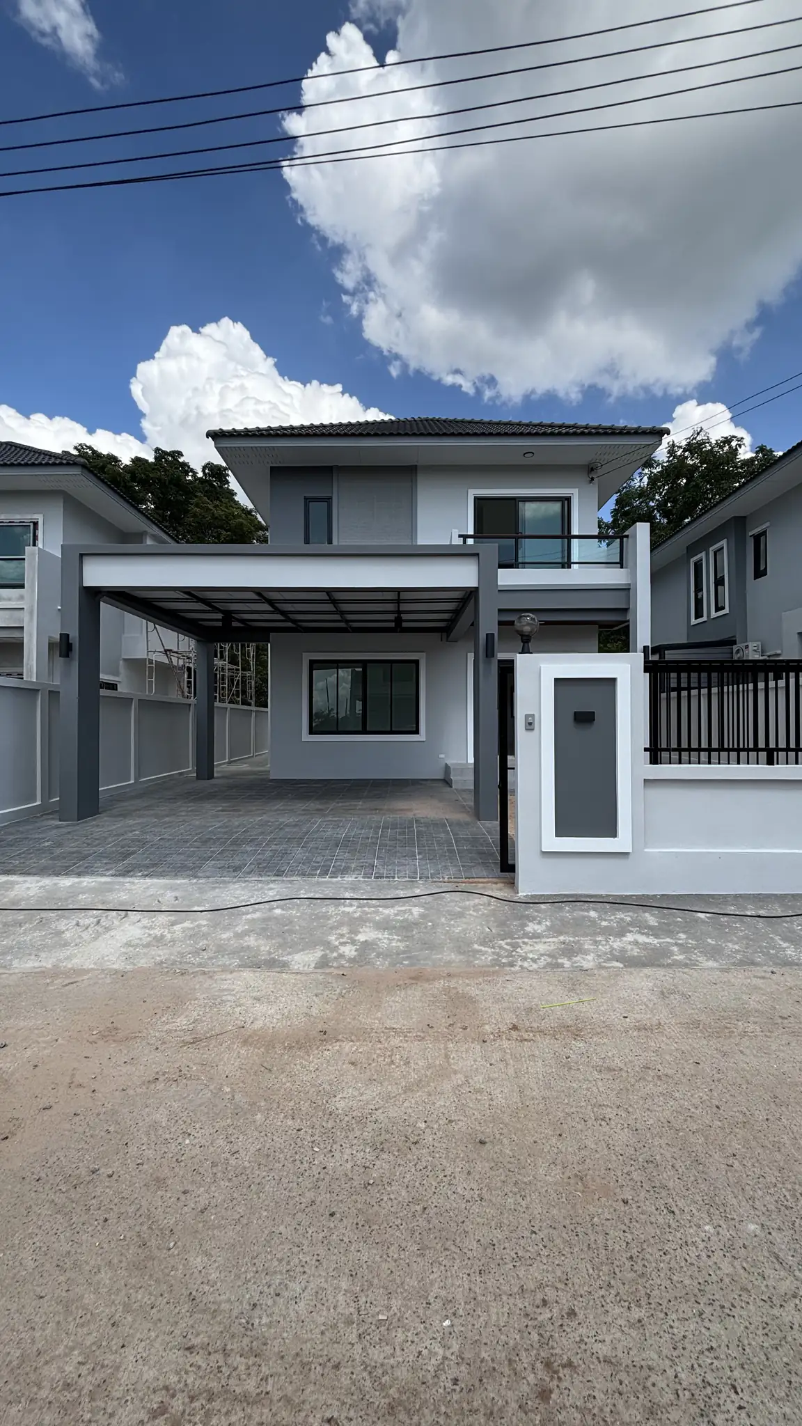 บ้าน 2 ชั้น เนื้อที่ 61 ตารางวา 4 ห้องนอน โครงการเดอะเซน ใกล้สนาม 80 พรรษา รูปที่ 1