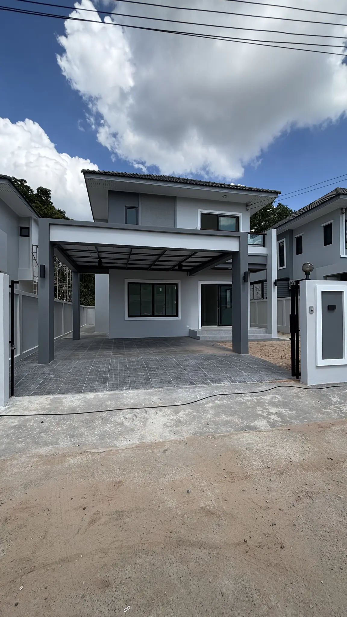 บ้าน 2 ชั้น เนื้อที่ 61 ตารางวา 4 ห้องนอน โครงการเดอะเซน ใกล้สนาม 80 พรรษา รูปที่ 2